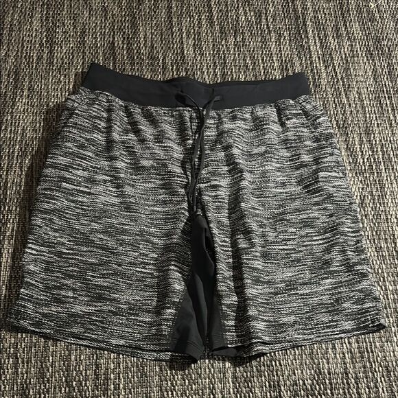 Lululemon T.H.E. Short 9.5" *Nulux - Picture 1 of 13
